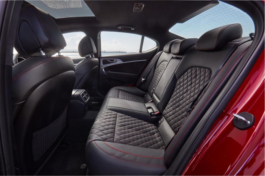 Интерьер Genesis G70 3.3T 2019 года  (AU) (фото 36 из 40)